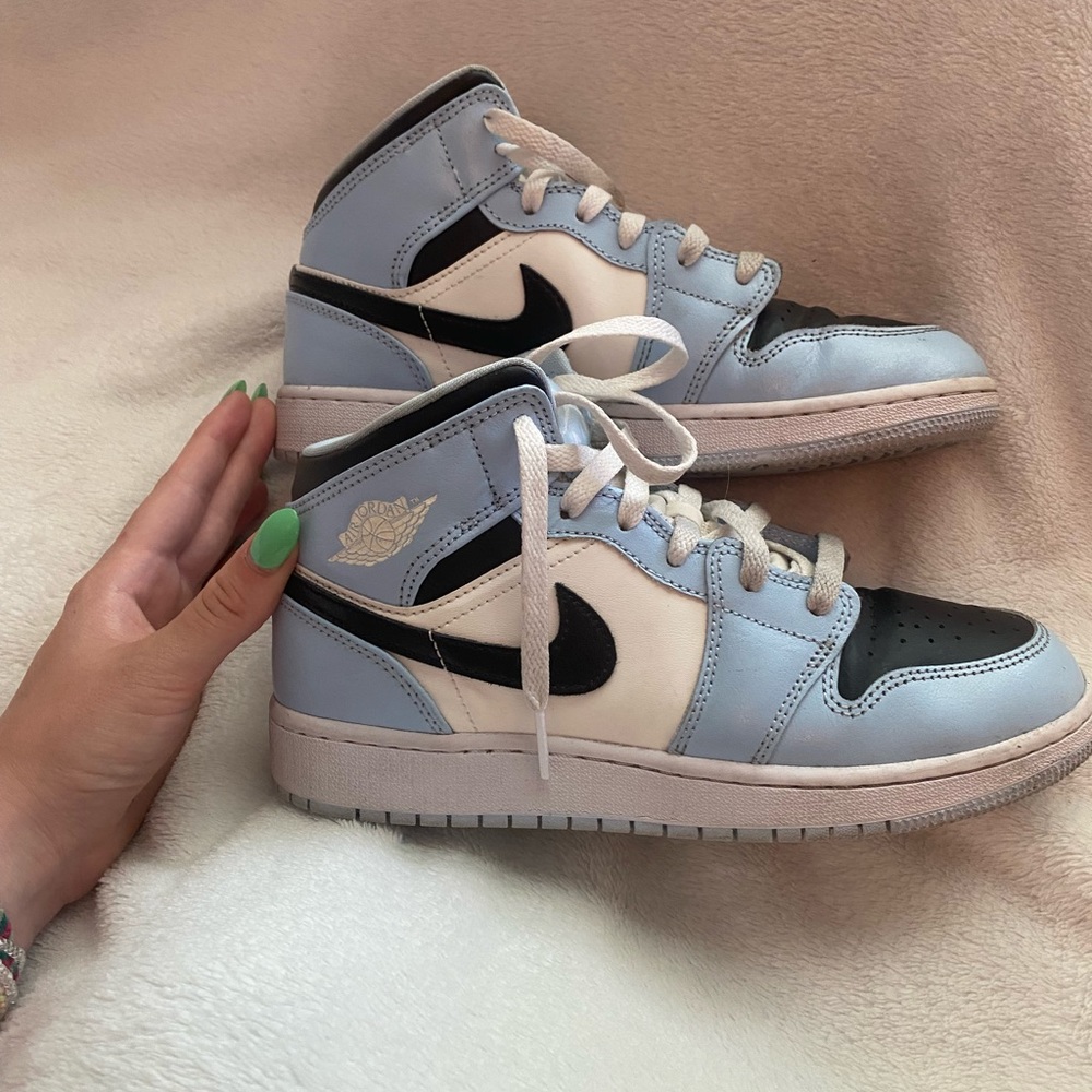 Jordan 1 mid white ice blue